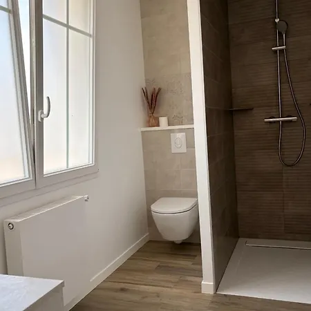 Maison Spacieuse Centre Village Cour Et Parking 펜션 라플로트