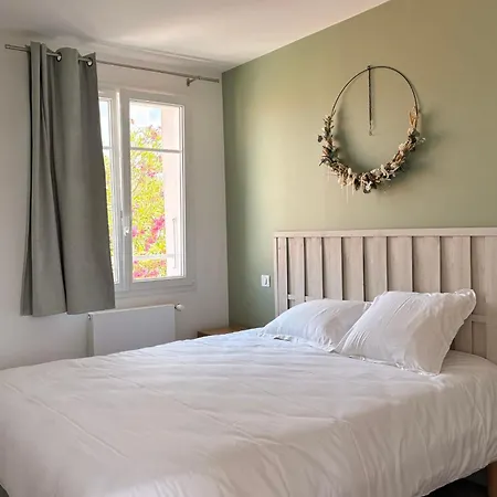 Spacious House Village Center Courtyard And Parking Дом отдыха Ла-Флот