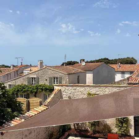 Spacious House Village Center Courtyard And Parking * Ла-Флот